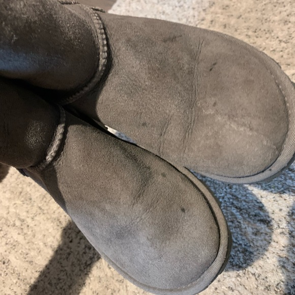 Gray Uggs Size US 5 - Picture 7 of 7